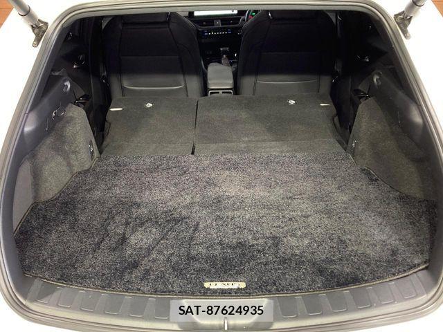 Lexus UX 2023-10 7358584-9