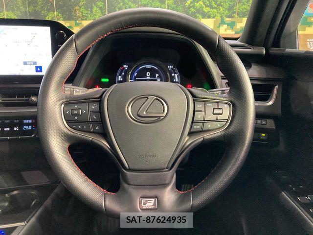 Lexus UX 2023-10 7358584-10