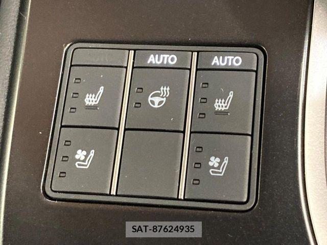 Lexus UX 2023-10 7358584-5