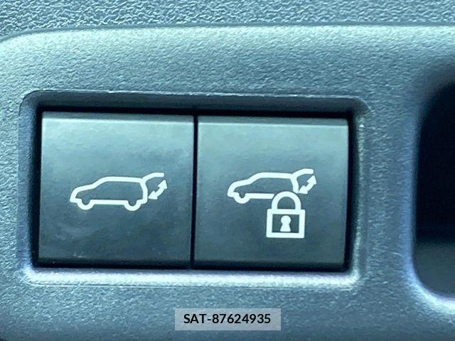 Lexus UX 2023-10 7358584-6