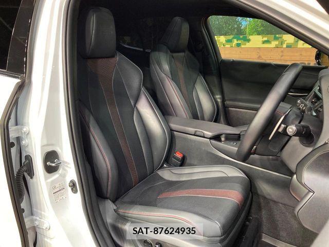 Lexus UX 2023-10 7358584-7
