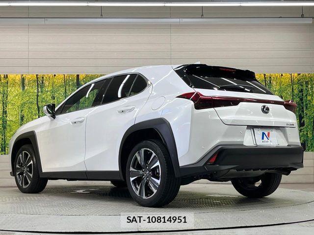 Lexus UX 2023-09 7358583-16