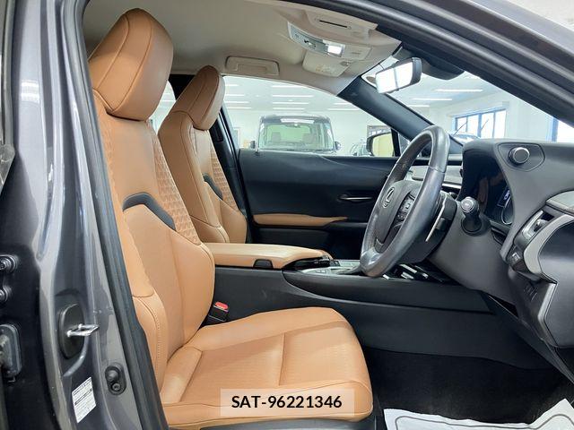 Lexus UX 2021-11 7392714-17