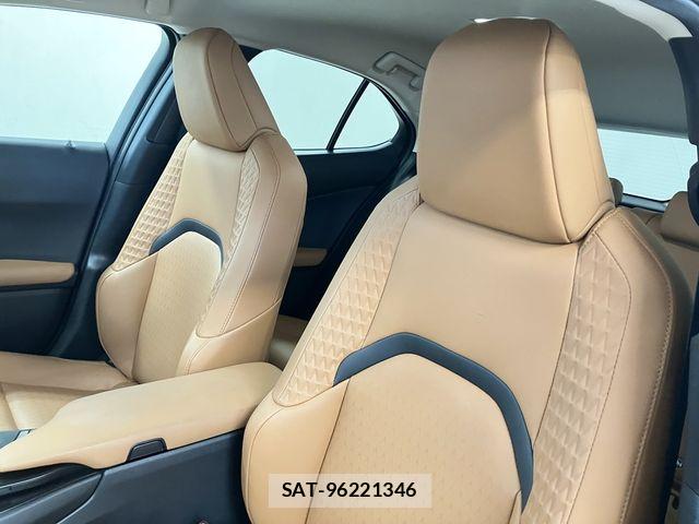 Lexus UX 2021-11 7392714-21