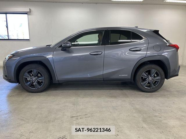 Lexus UX 2021-11 7392714-24