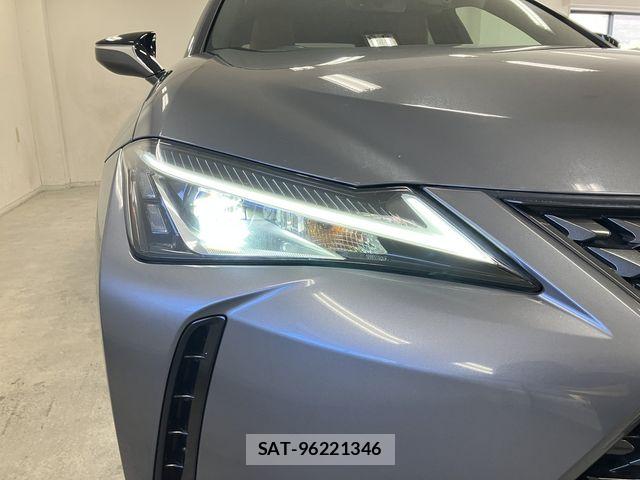 Lexus UX 2021-11 7392714-25