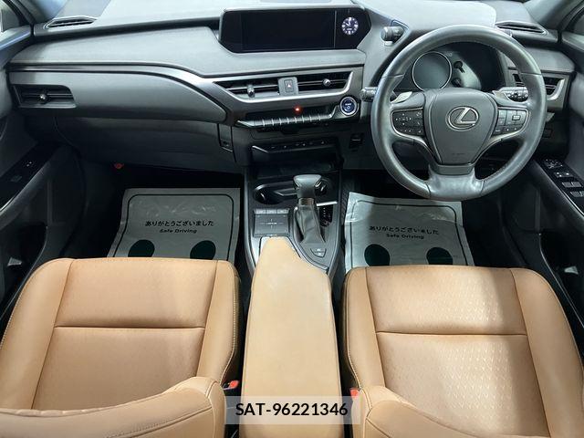 Lexus UX 2021-11 7392714-26