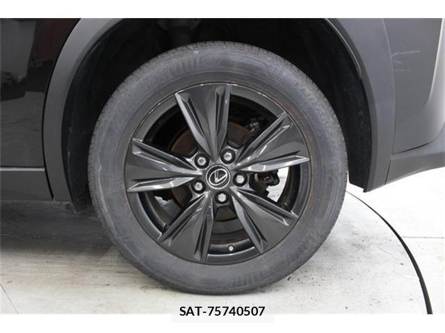 Lexus UX 2023-09 7392720-25