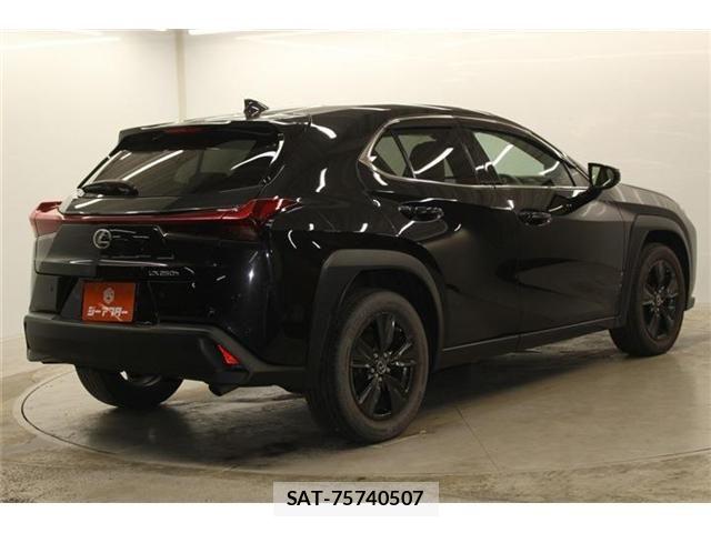 Lexus UX 2023-09 7392720-5
