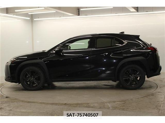 Lexus UX 2023-09 7392720-8