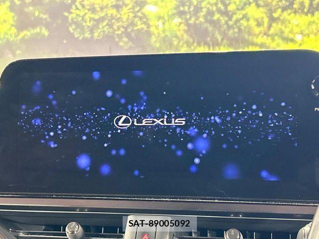 Lexus UX 2023-04 7392715-2