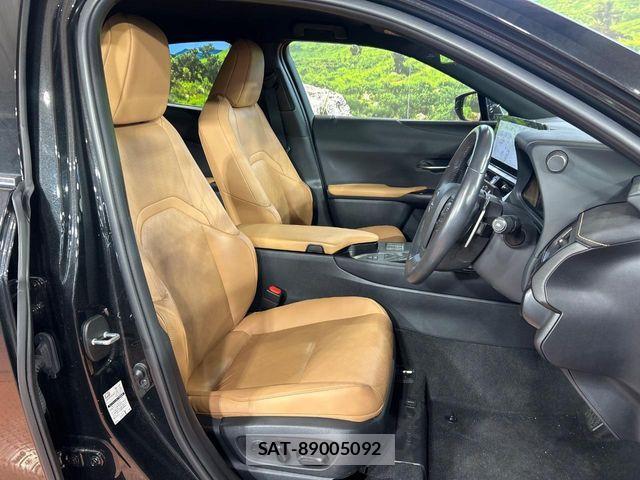 Lexus UX 2023-04 7392715-7