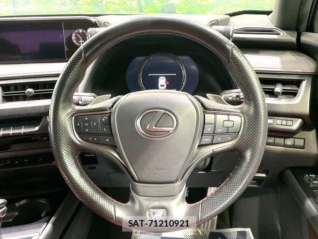 Lexus UX 2019-09 7392716-10