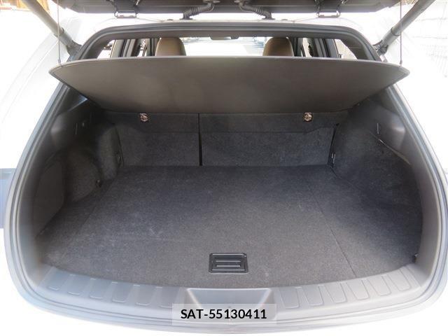 Lexus UX 2023-07 7455490-11