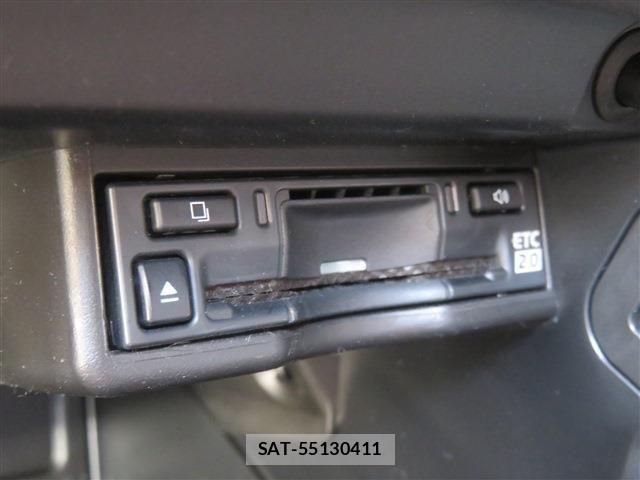 Lexus UX 2023-07 7455490-18