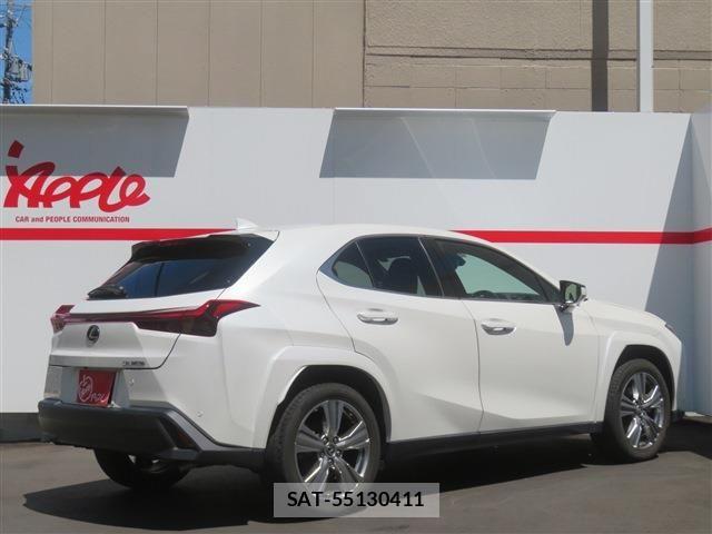 Lexus UX 2023-07 7455490-2