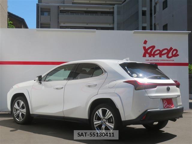 Lexus UX 2023-07 7455490-3