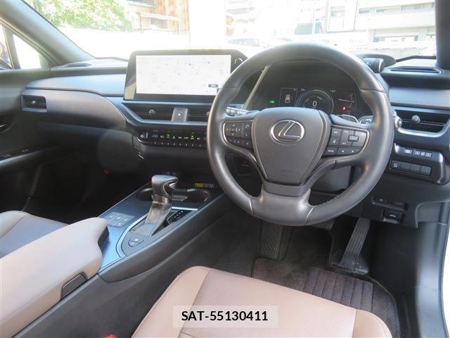 Lexus UX 2023-07 7455490-8