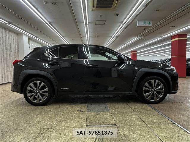 Lexus UX 2020-11 7455495-15