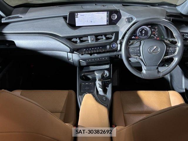 Lexus UX 2021-04 7455493-1