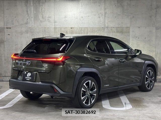 Lexus UX 2021-04 7455493-2