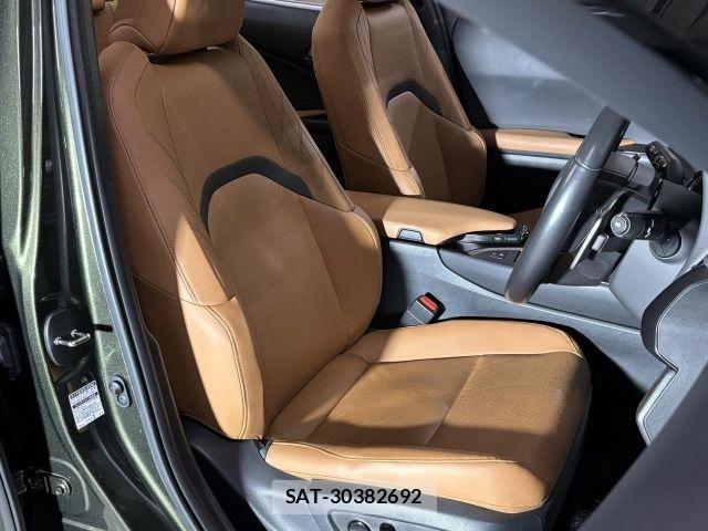Lexus UX 2021-04 7455493-4