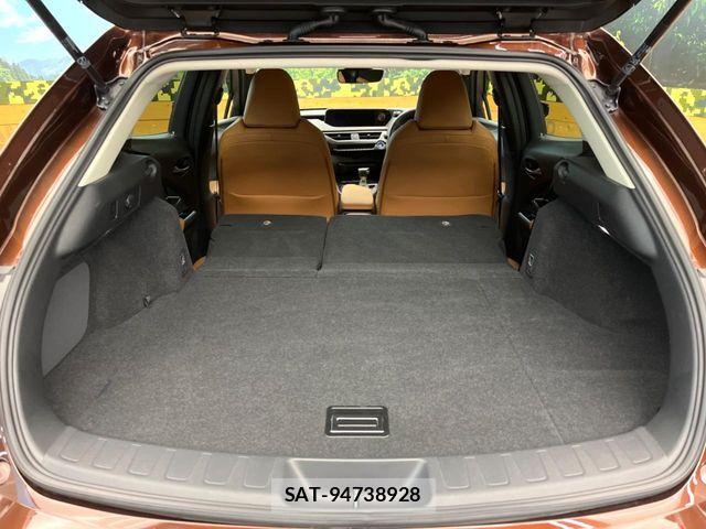 Lexus UX 2020-04 7501350-9