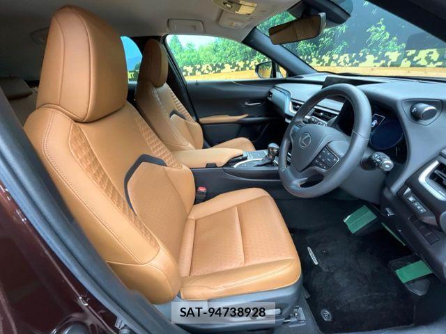 Lexus UX 2020-04 7501350-7