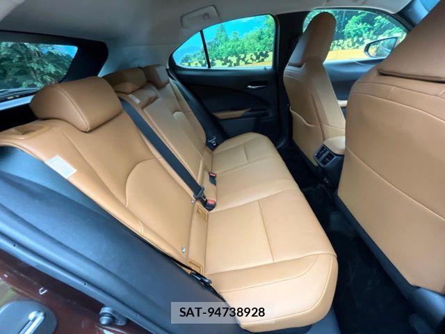Lexus UX 2020-04 7501350-8