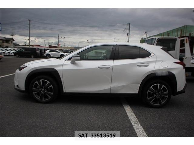 Lexus UX 2023-07 7501348-10