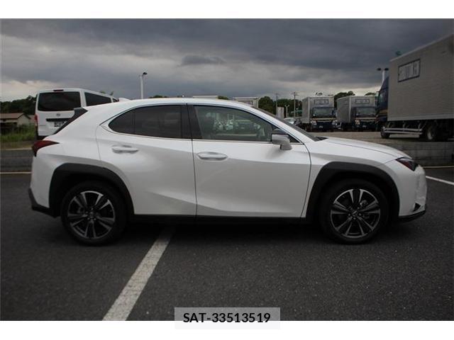 Lexus UX 2023-07 7501348-12