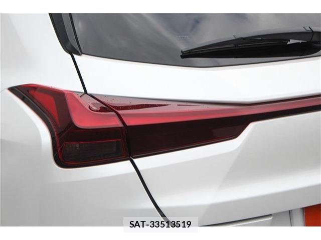 Lexus UX 2023-07 7501348-17