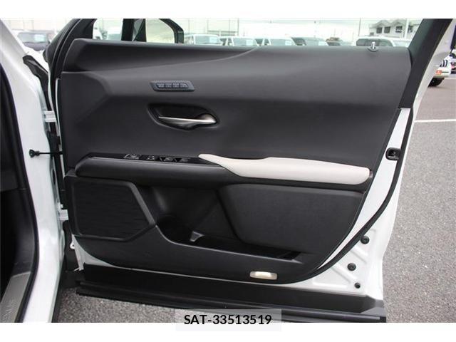 Lexus UX 2023-07 7501348-20