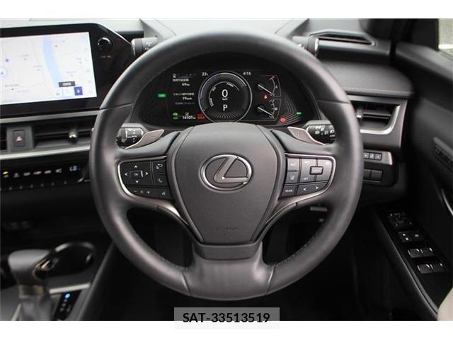 Lexus UX 2023-07 7501348-24