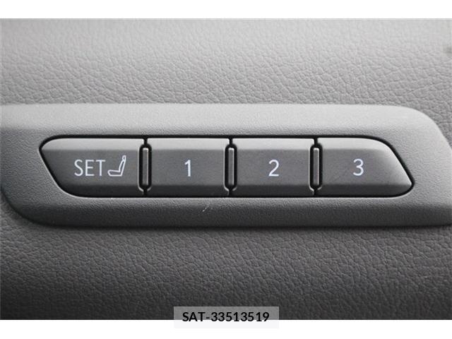 Lexus UX 2023-07 7501348-4