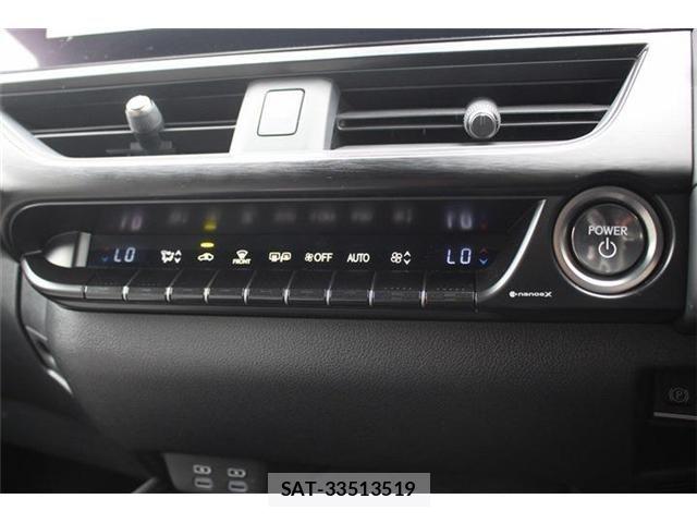 Lexus UX 2023-07 7501348-8