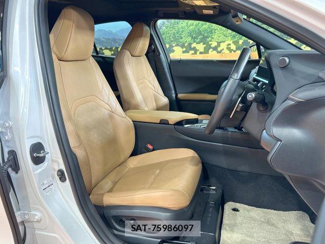 Lexus UX 2023-07 7501341-8