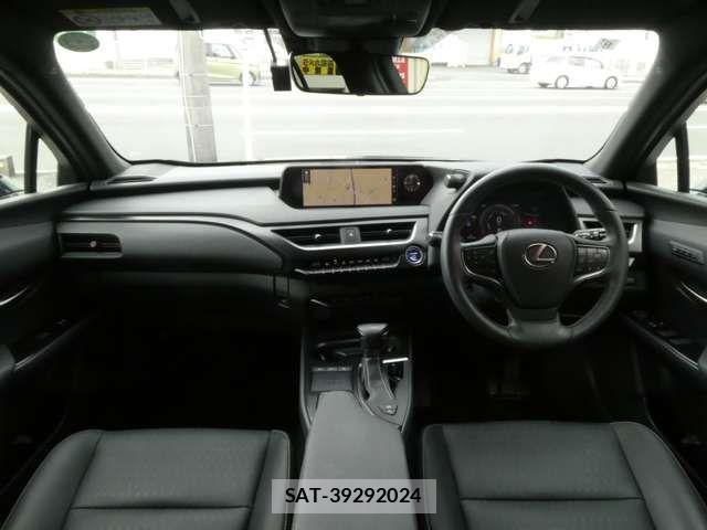 Lexus UX 2019-08 7501349-8