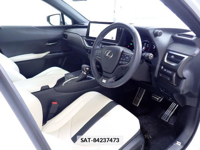 Lexus UX 2023-02 7501342-1