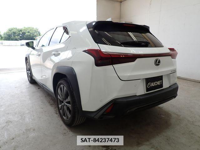 Lexus UX 2023-02 7501342-2
