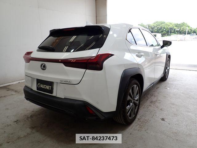 Lexus UX 2023-02 7501342-7