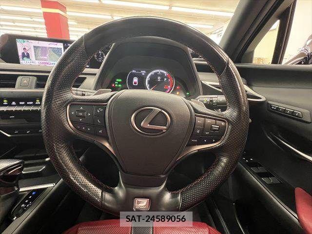 Lexus UX 2020-12 7501351-9