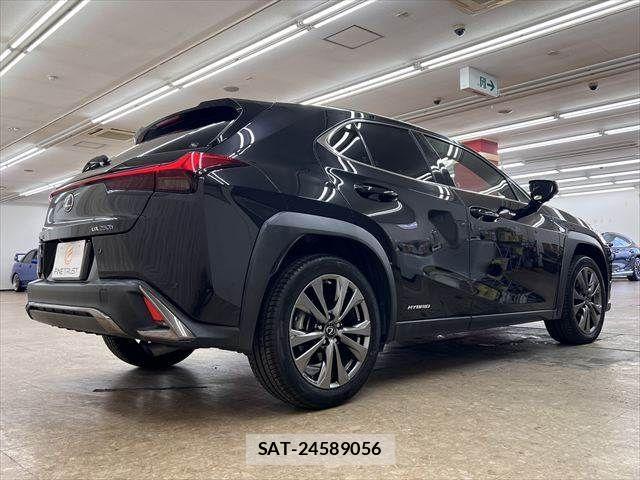 Lexus UX 2020-12 7501351-17