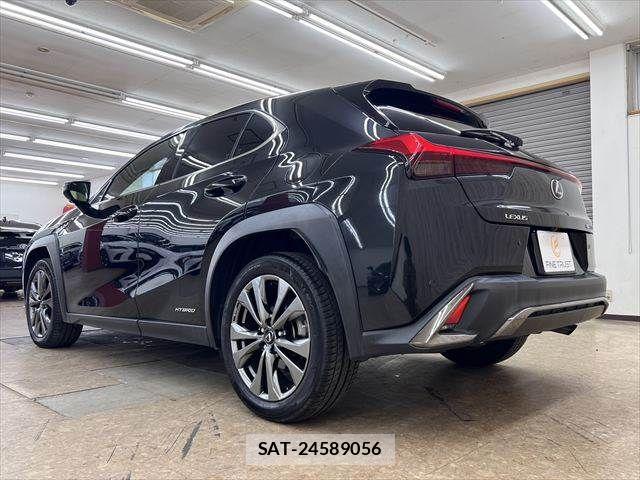 Lexus UX 2020-12 7501351-18