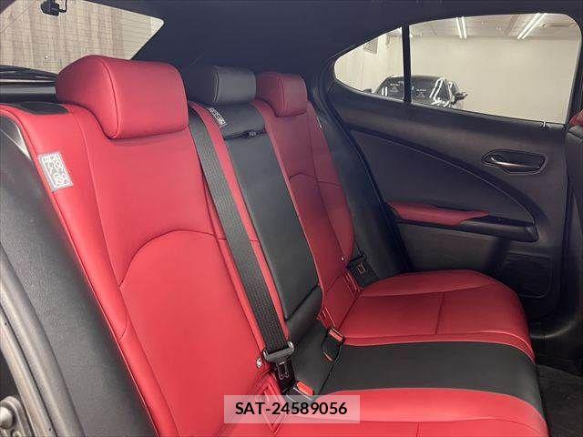 Lexus UX 2020-12 7501351-7