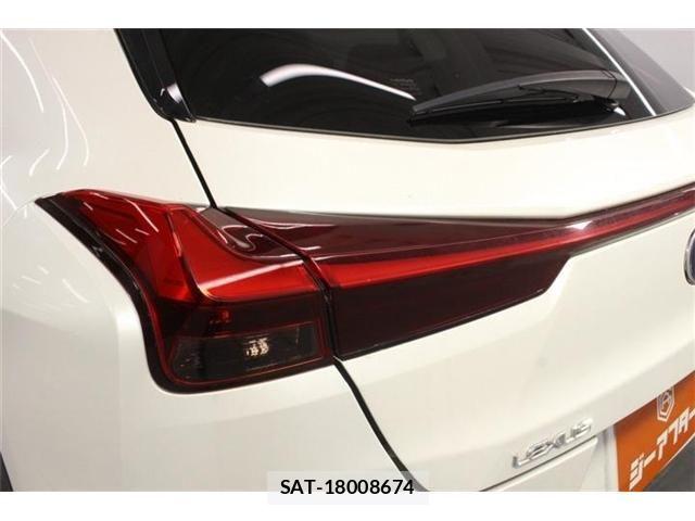 Lexus UX 2019-09 7617767-17