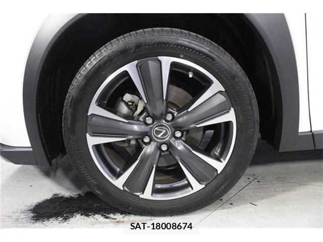 Lexus UX 2019-09 7617767-23