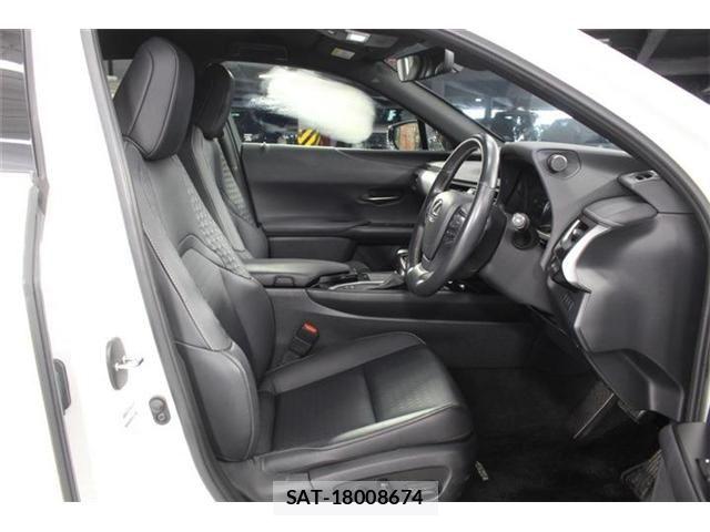 Lexus UX 2019-09 7617767-28
