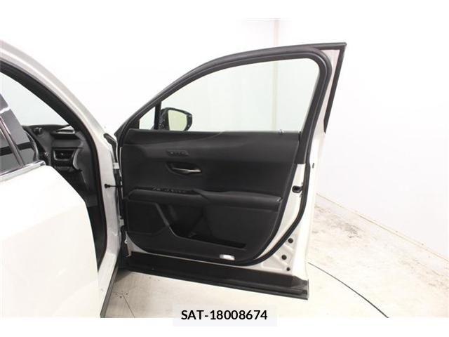 Lexus UX 2019-09 7617767-29