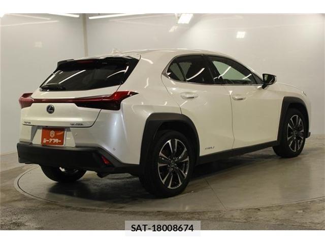 Lexus UX 2019-09 7617767-4